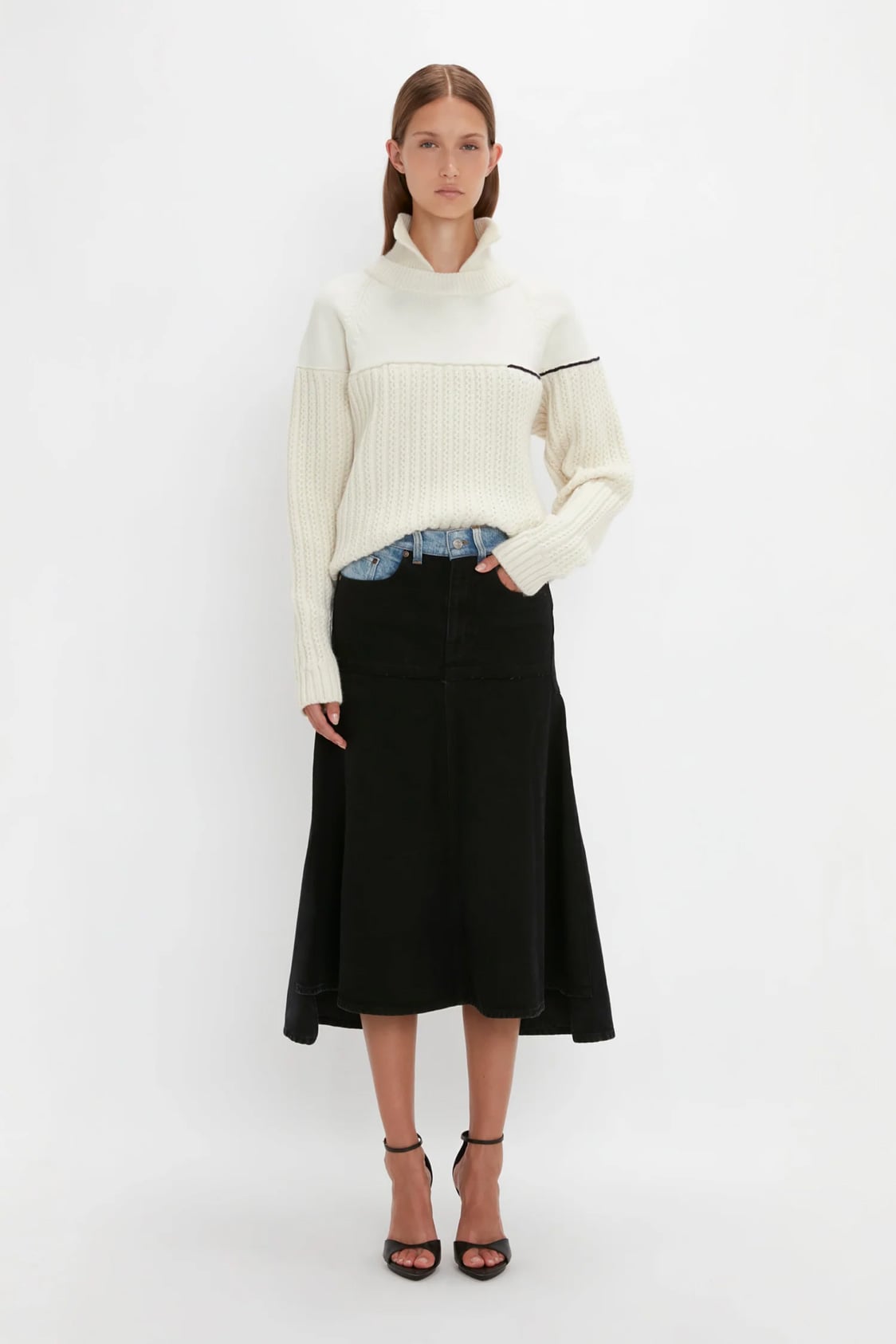 20230911_VB121_1500x Polo Neck Knitted Top In White